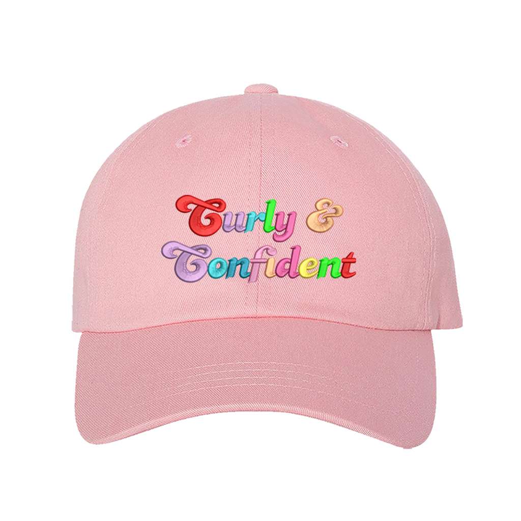 Pink baseball hat embroidered with the phrase curly & confident-DSY Lifestyle