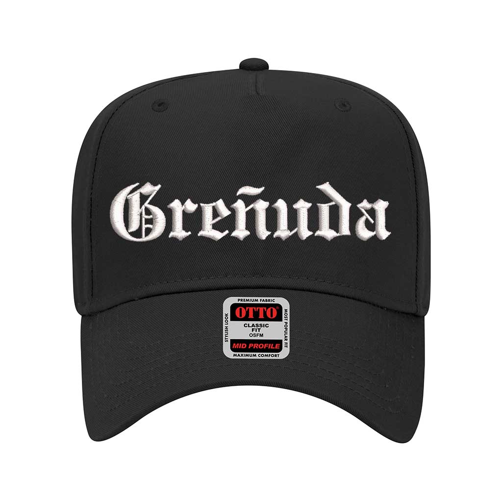 5 panel Black baseball hat embroidered with the phrase Greñuda -DSY Lifestyle