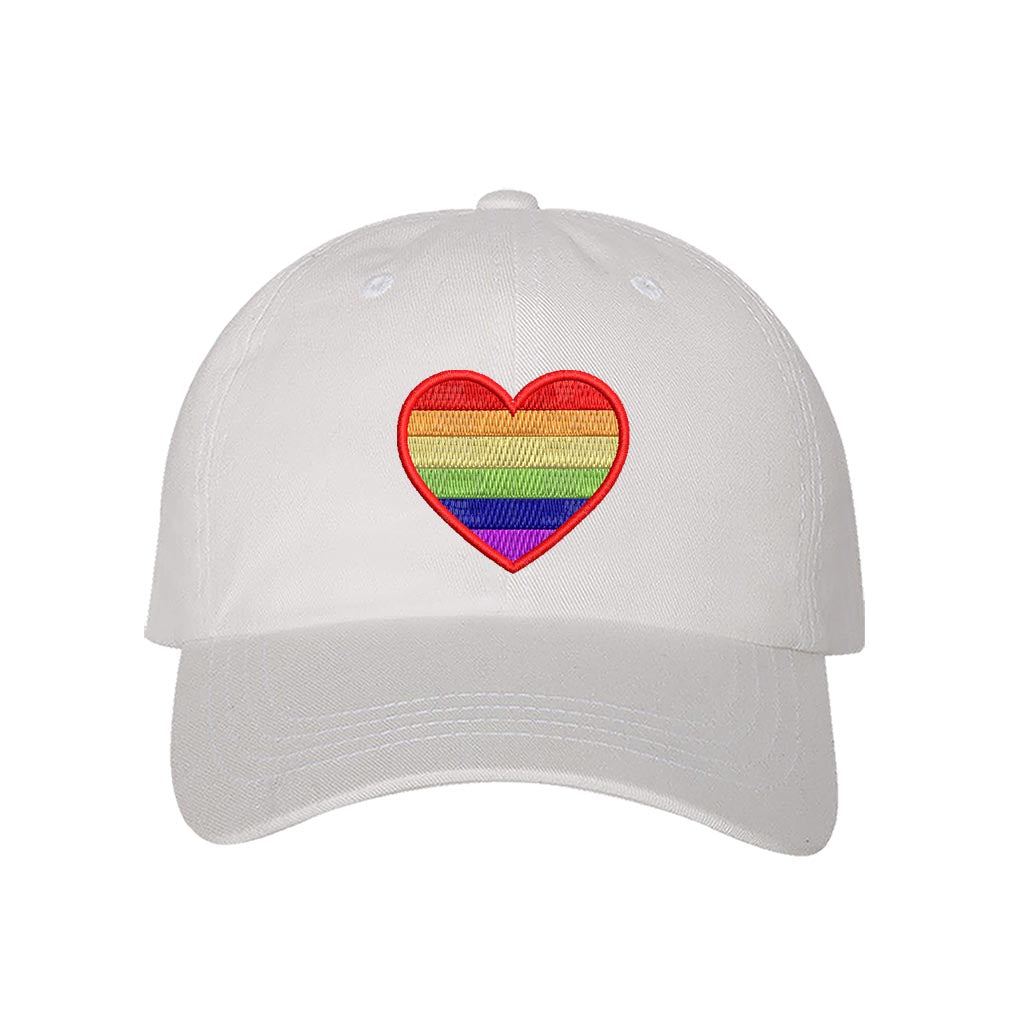 White baseball hat embroidered with a pride heart-DSY Lifestyle