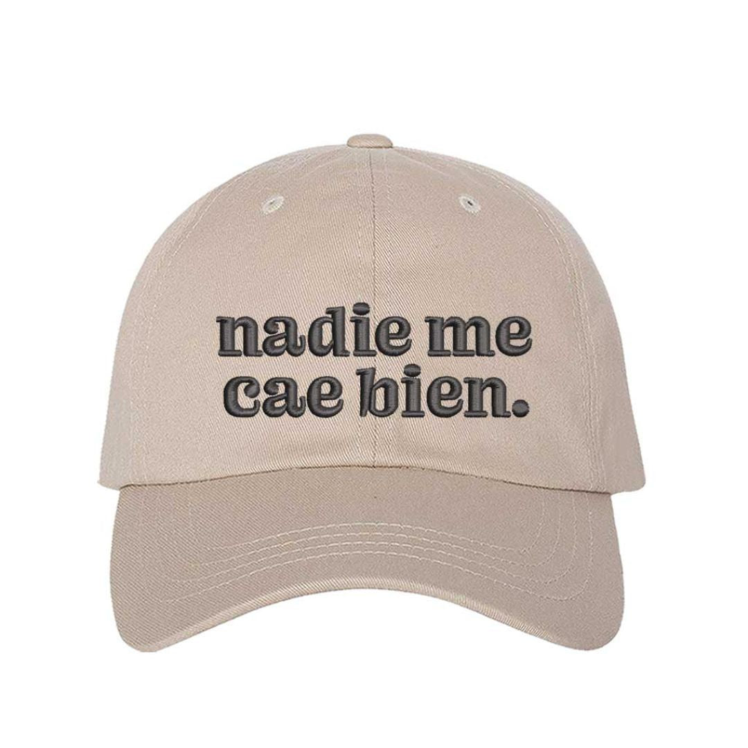 Stone Nadie Me Cae Bien embroidered baseball hat with adjustable hook & loop closure, funny Spanish phrase cap for casual style and humor – DSY Lifestyle.