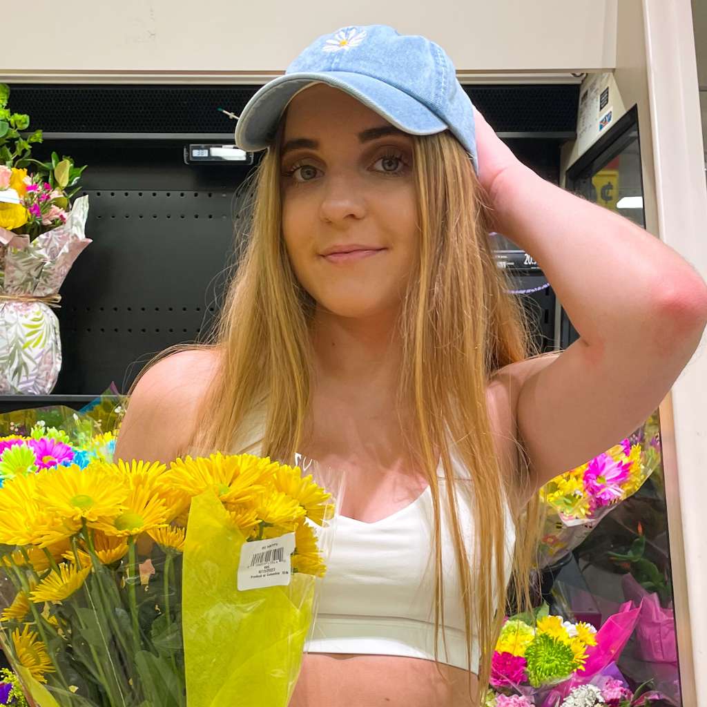 Daisy Flower embroidered light denim baseball cap - DSY Lifestyle
