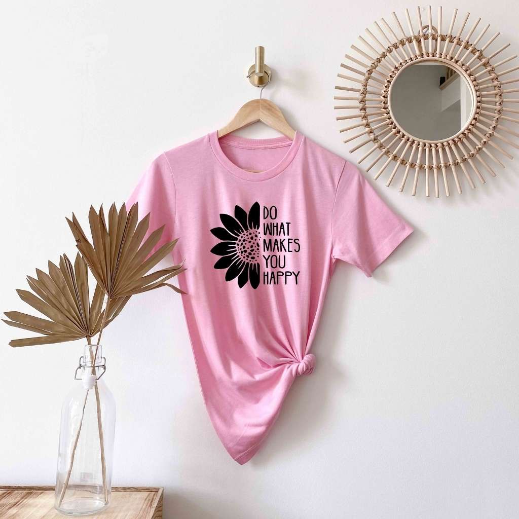 Pink tshirt printed with Do what makes you happy - DSY Lifestyle