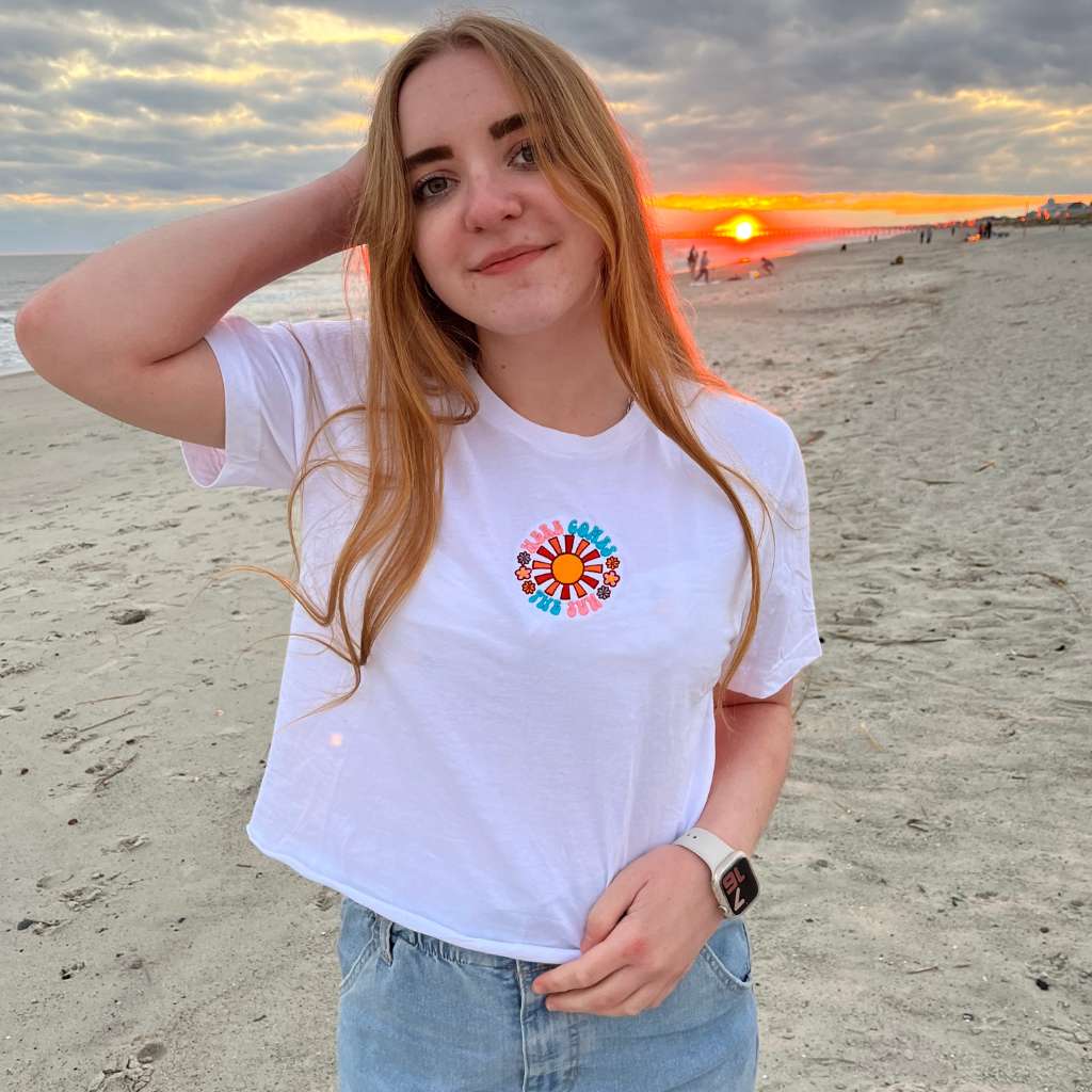 Here comes the sun embroidered white crop top - DSY Lifestyle