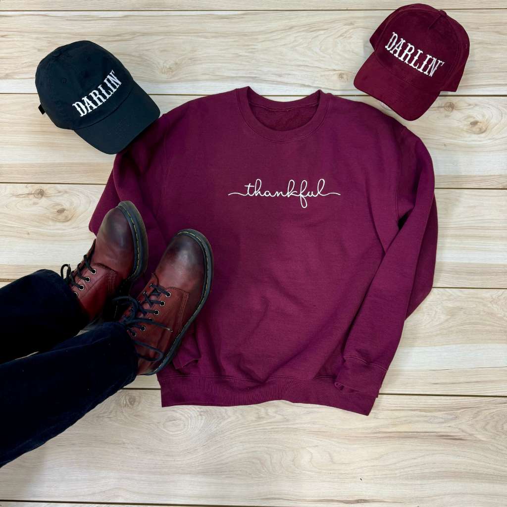 Cozy Babe Vibes OOTD: Thankful Sweatshirt & Darlin’ Hats for Effortless Holiday Style