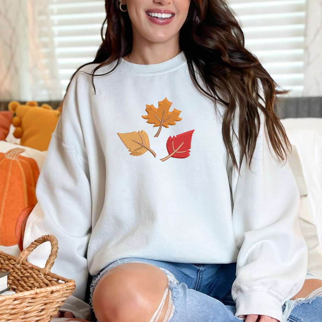 White Sweatshirt embroidered with Fall Leaves - DSY Lifestyle