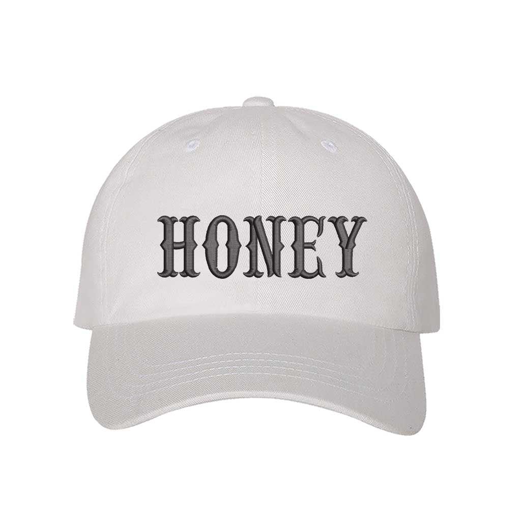 White Honey embroidered baseball hat with cute and stylish lettering, perfect for casual outfits and everyday wear – DSY Lifestyle