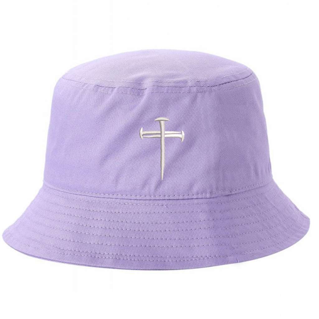 Lilac bucket hat embroidered wiht a cross made of nails on it- DSY Lifestyle