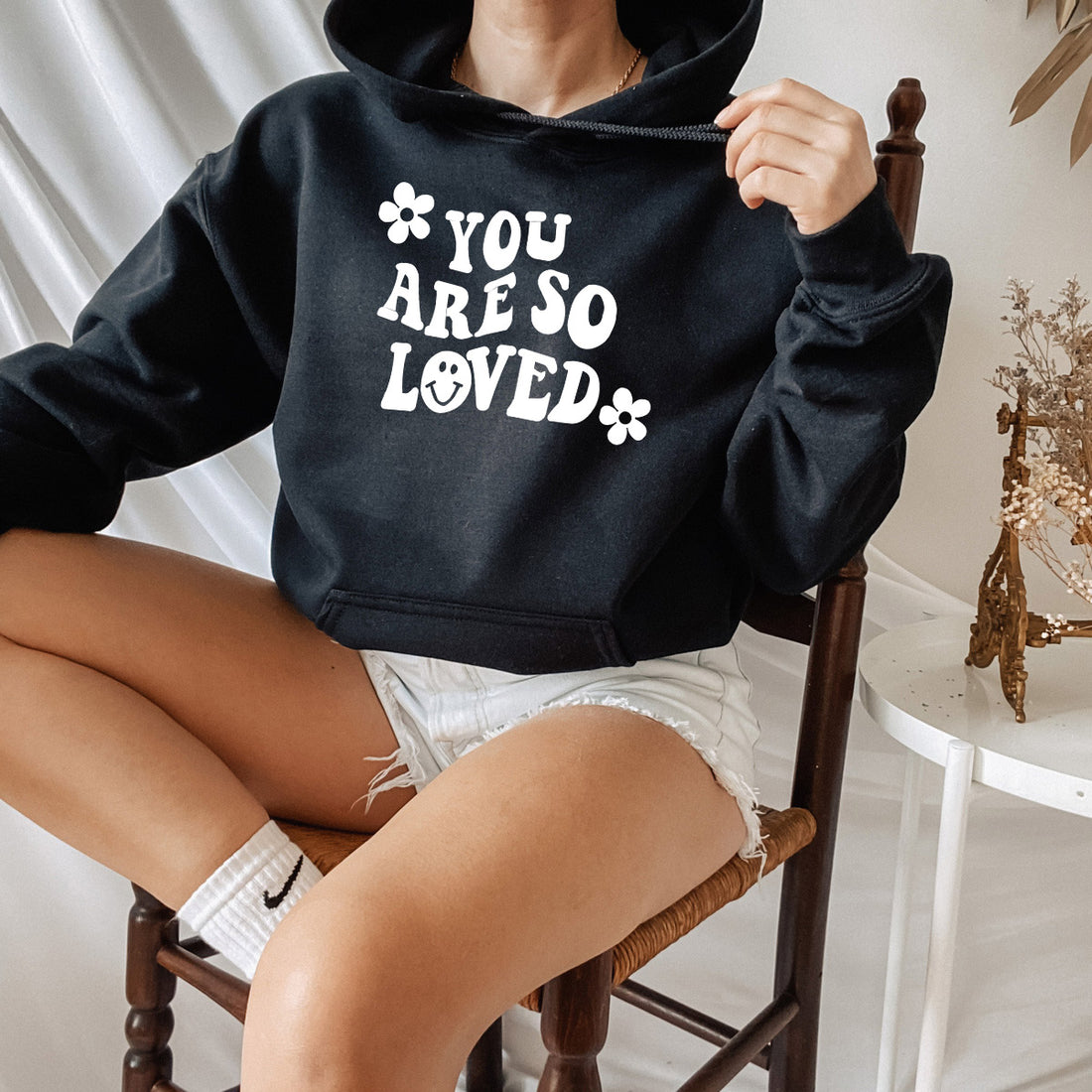 Black sweatshirt printed with You are so loved - DSY Lifestyle