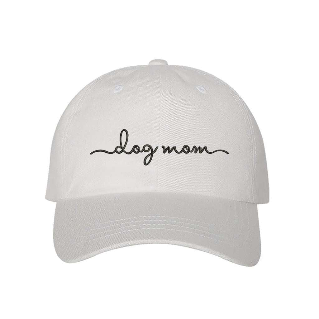 White baseball hat embroidered with dog mom in black - DSY Lifestyle