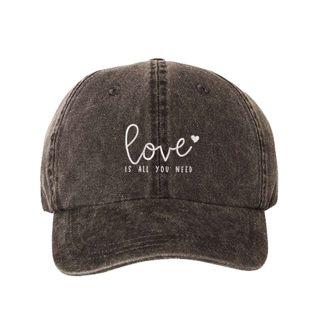 Black washed hat with love is all you need embroidered in white- DSY Lifestyle