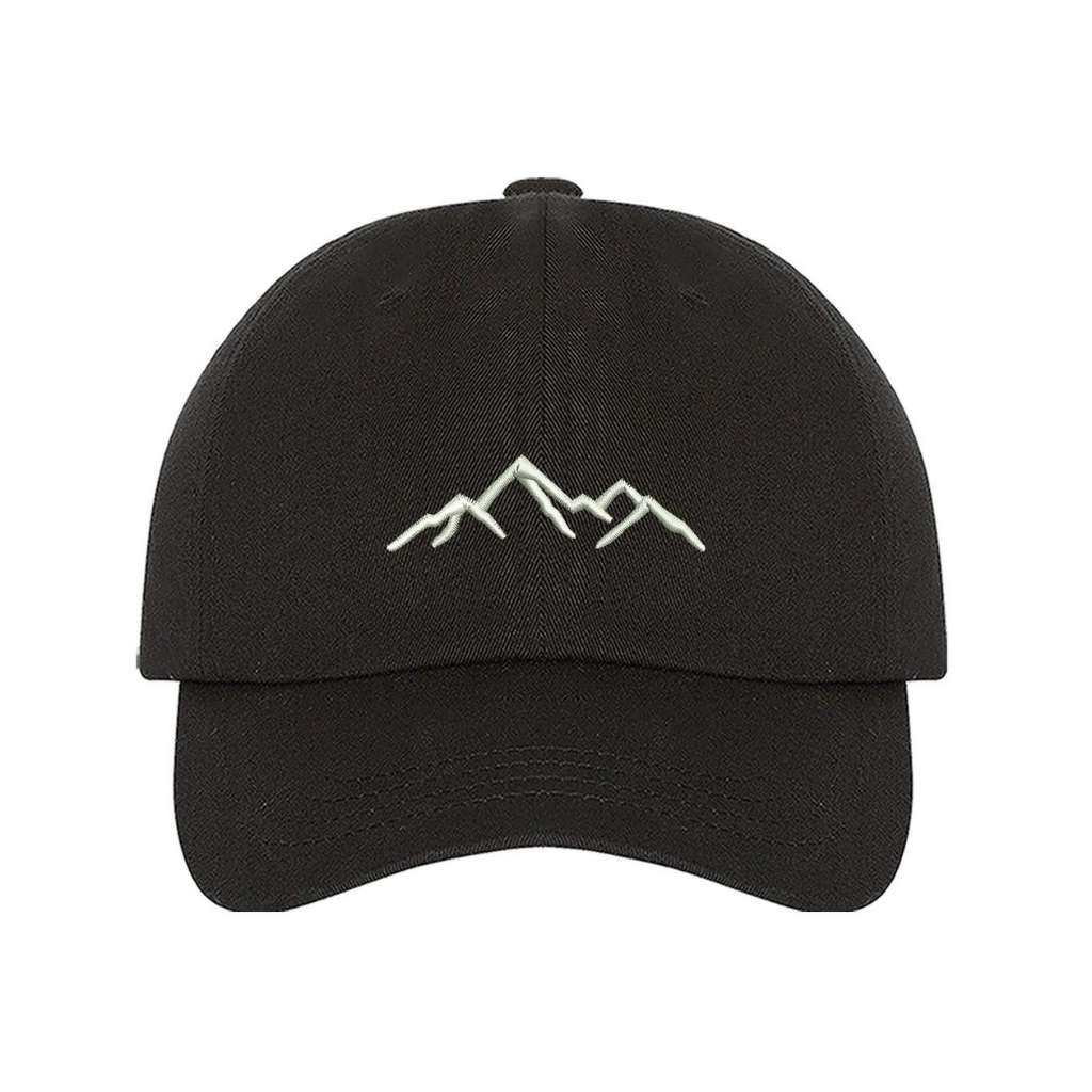 Black baseball hat with mountain outline embroidered in white - DSY Lifestyle