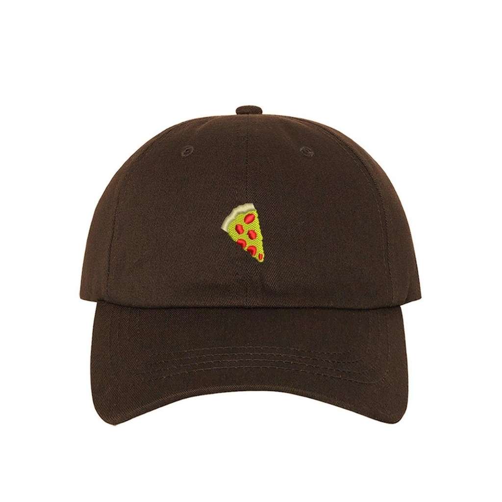 Brown baseball hat embroidered with a pizza emoji - DSY Lifestyle