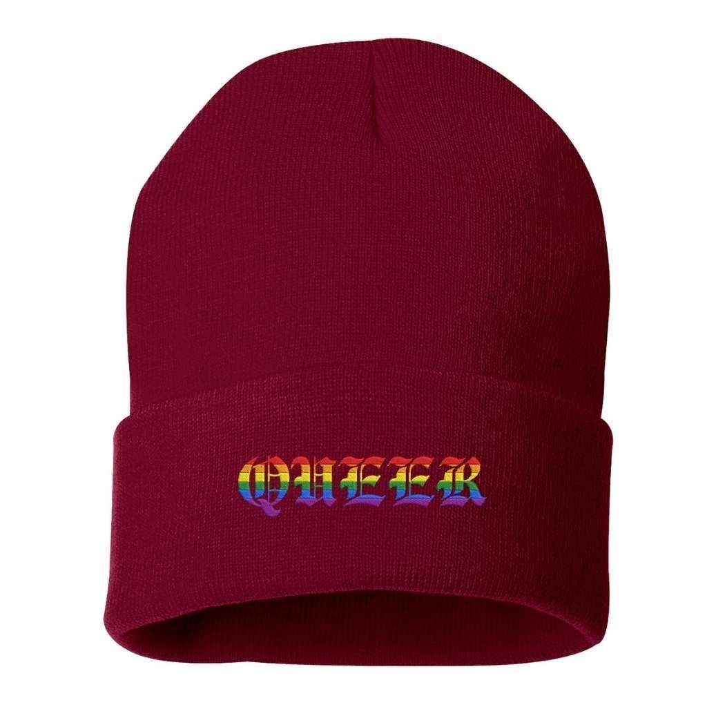 Burgundy cuffed beanie with QUEER embroidered in rainbow colors - DSY Lifestyle