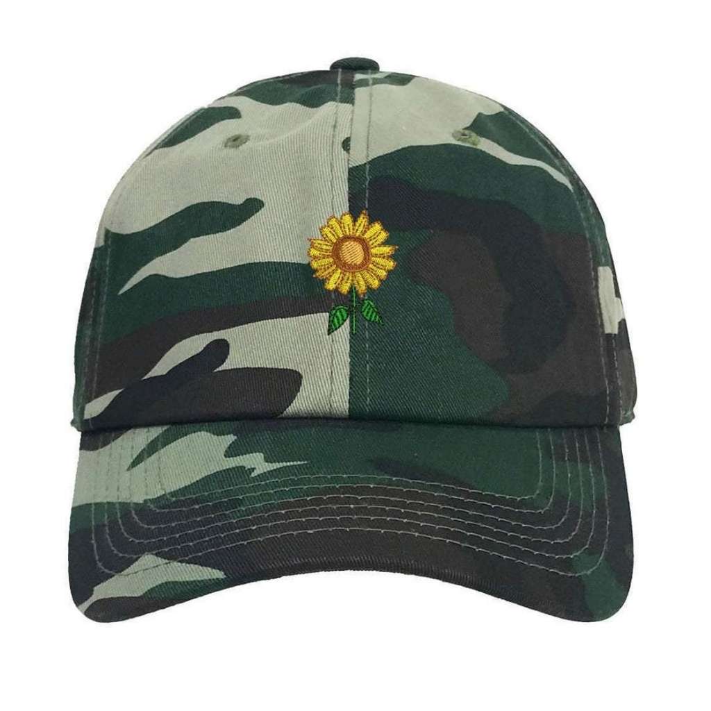 Camo baseball hat embroidered with a sunflower - DSY Lifestyle